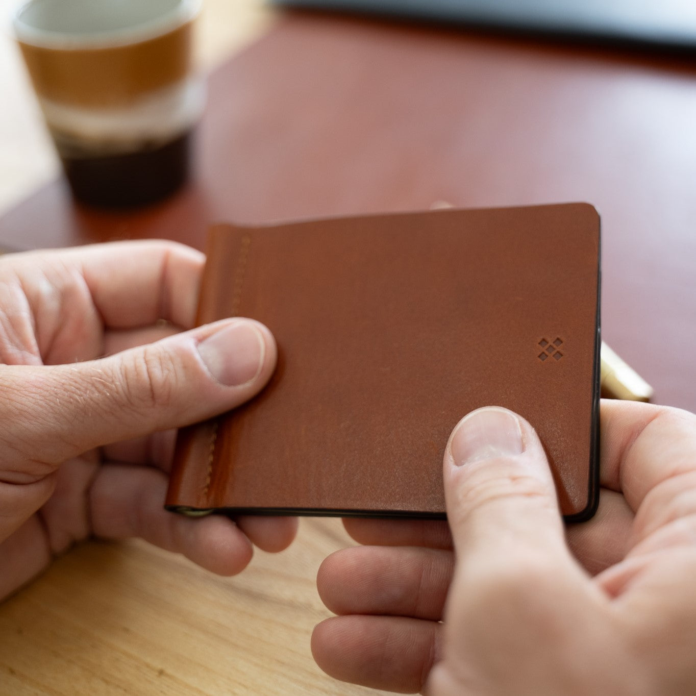 LGNDR Wallet CLYP